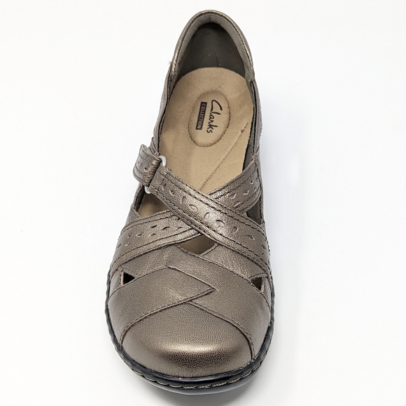 Clarks Shoes - Clarks Ashland spin q slip on leather loafer low wedge metallic pewter 8 narrow